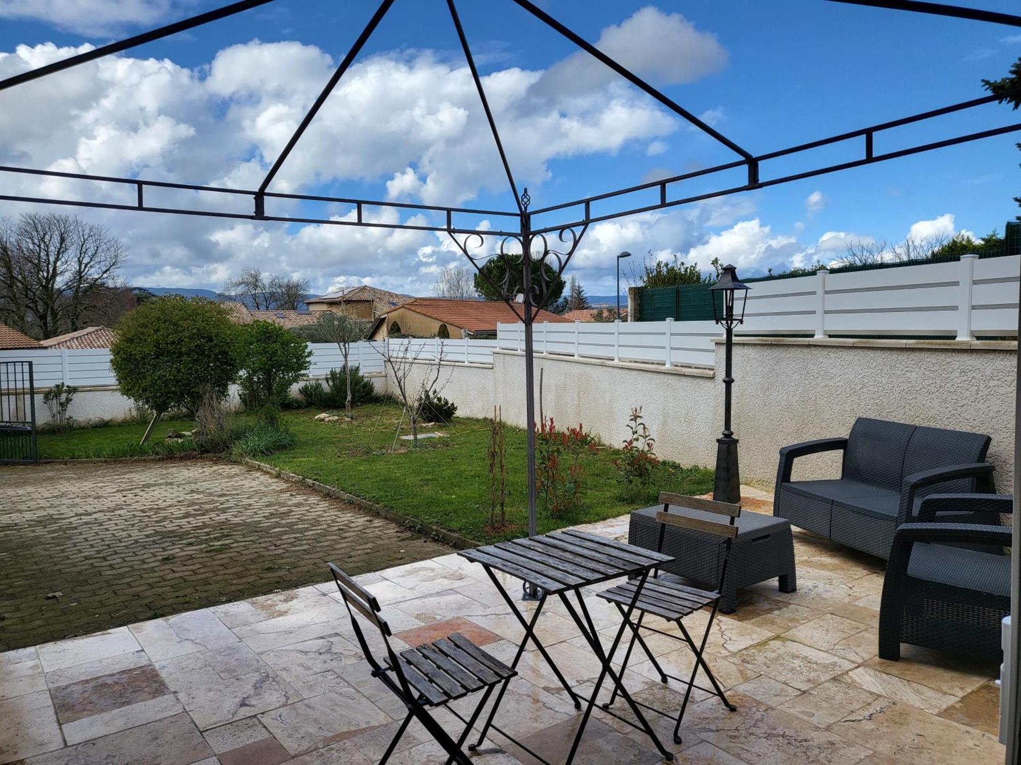 Cosy Et Spacieux Étoile-sur-Rhône